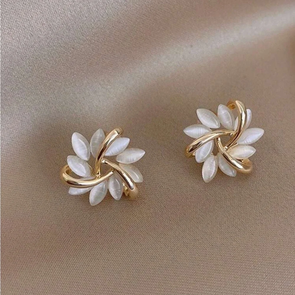 Mayberry Mixed Floral Earrings - Picture 2 of 2